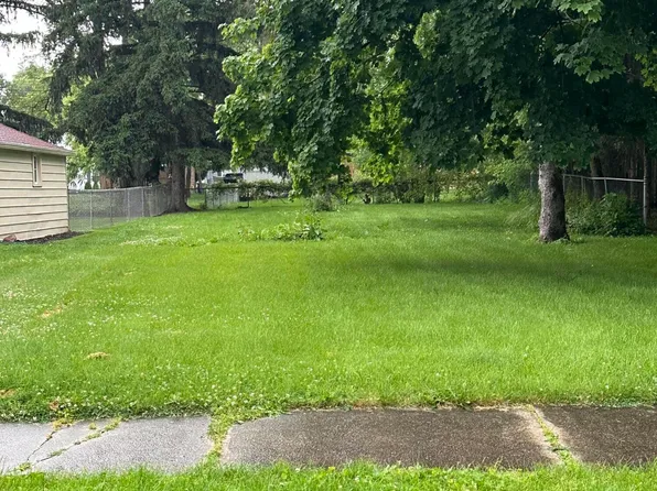 1109 Lafayette St, Valparaiso, IN 46383