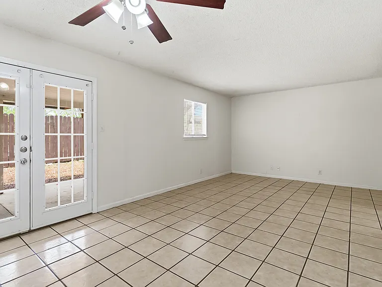 4813 Fred May St — Photo 7