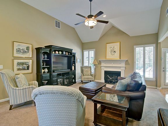 5th image of 9103 Berkshire Ct