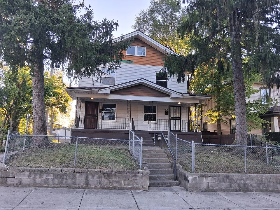 930 Kumler Ave