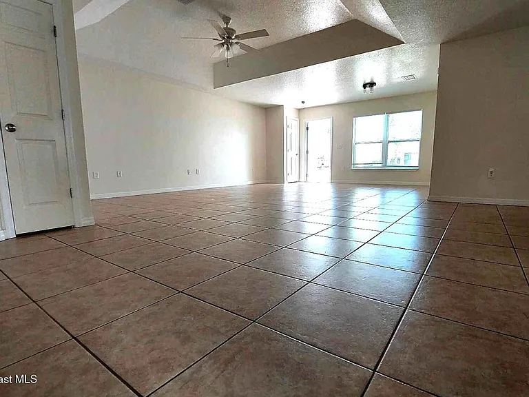 821 Angela Ave #A — Photo 6
