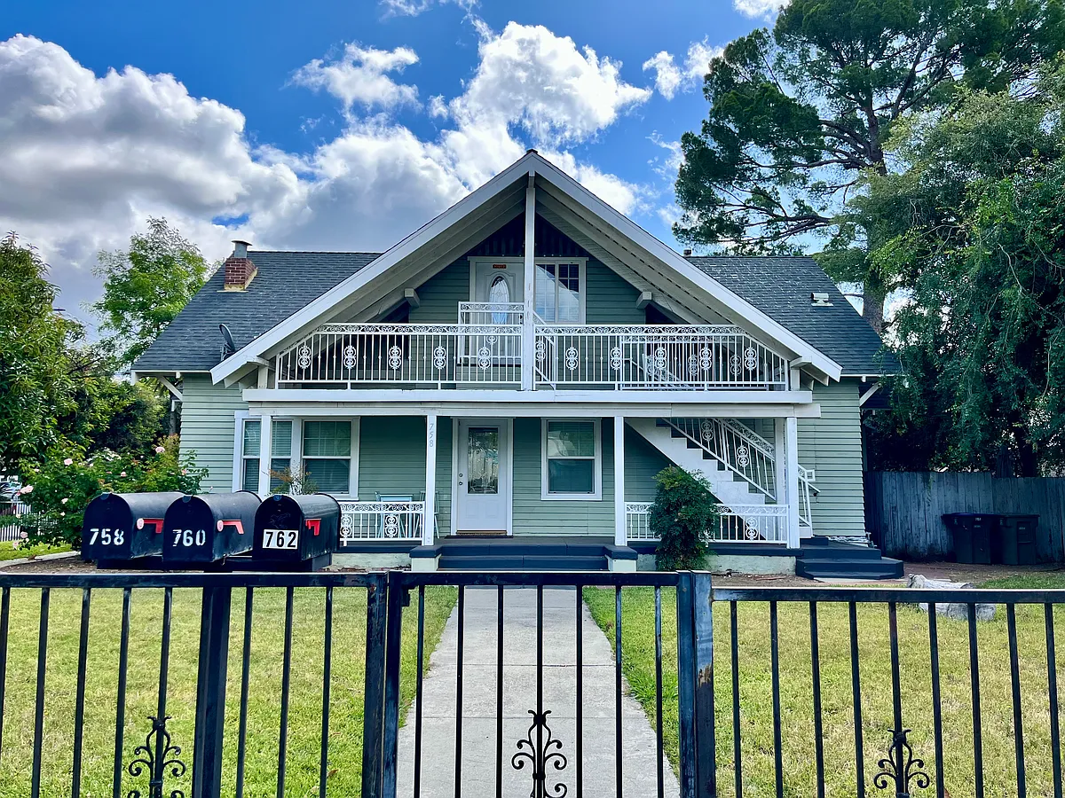 Building Photo - 760 N El Molino Ave