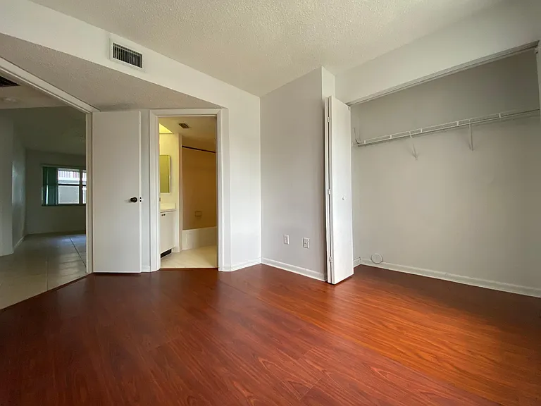 2003 SE 27th Dr #102-A — Photo 20