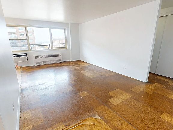 4th image of 2932 W 5th St APT 18D