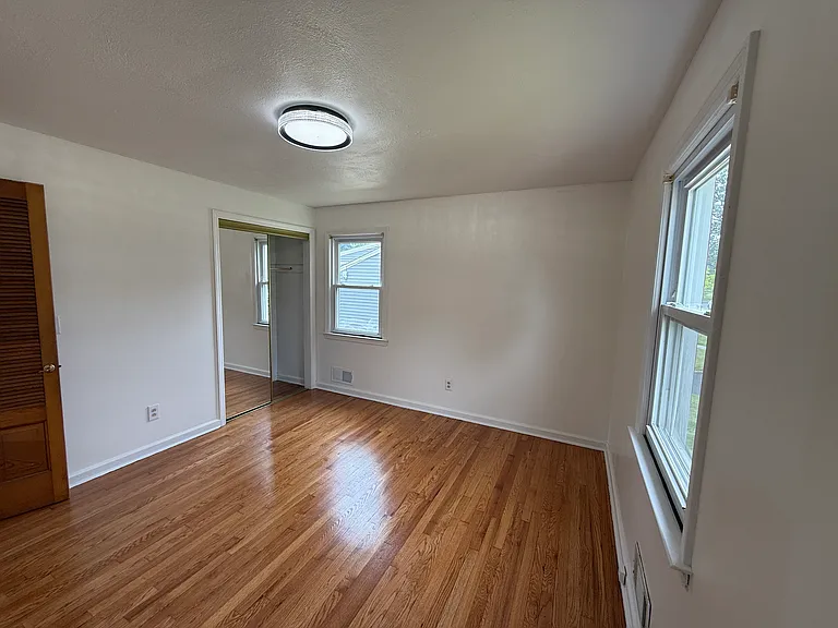 585 Mountainview Dr — Photo 17