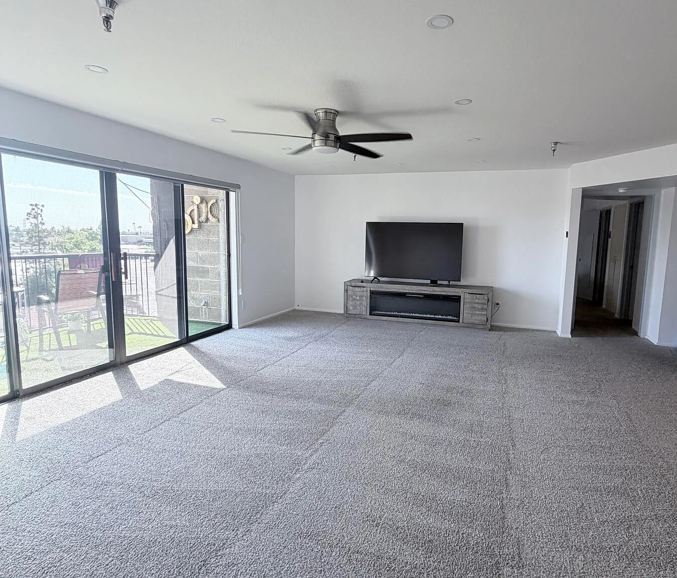 2 bed, 2.0 bath, 1403 sqft, $1,750 — Photo 4