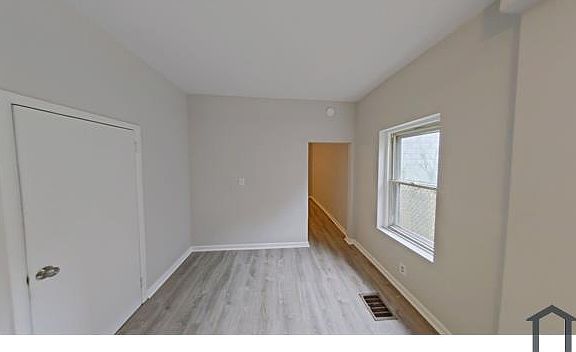 5th image of 868 E Locust Ave