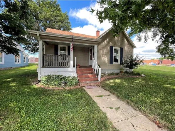 1704 Shelby St, Higginsville, MO 64037