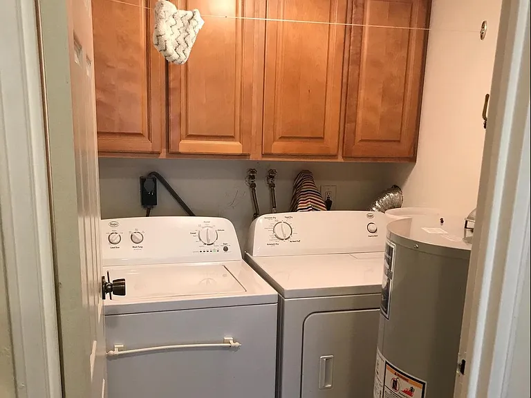 101 Lexington Ct — Photo 14