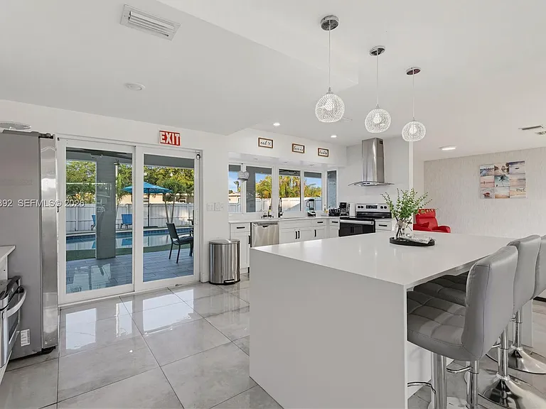632 S Crescent Dr — Photo 8