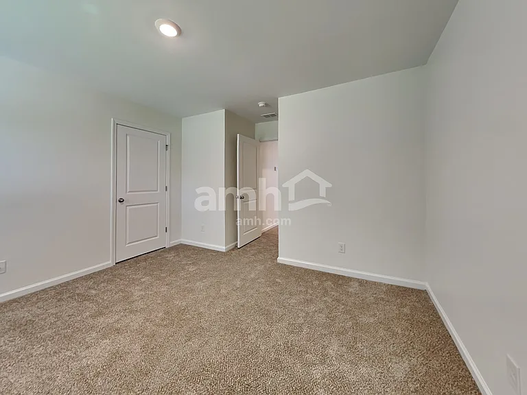 112 Tobago Cir — Photo 14