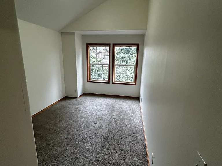 614 S 41st Ct — Photo 13