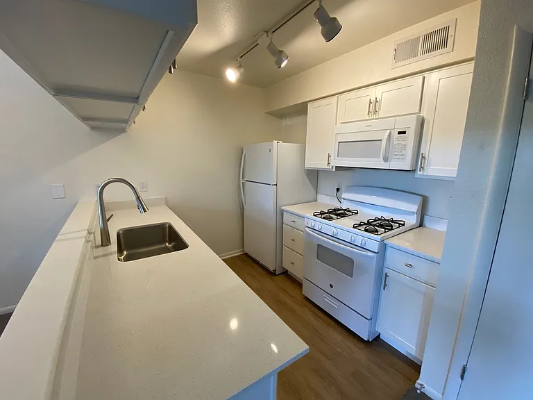 Shadowbrook Apartments-Scenic Living in Sedona — Photo 28