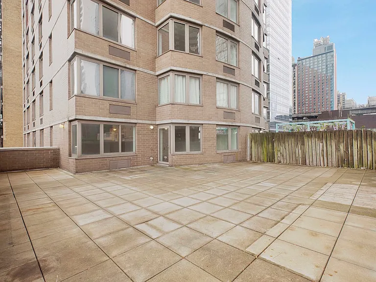 360 W 43rd St #S5D — Photo 10
