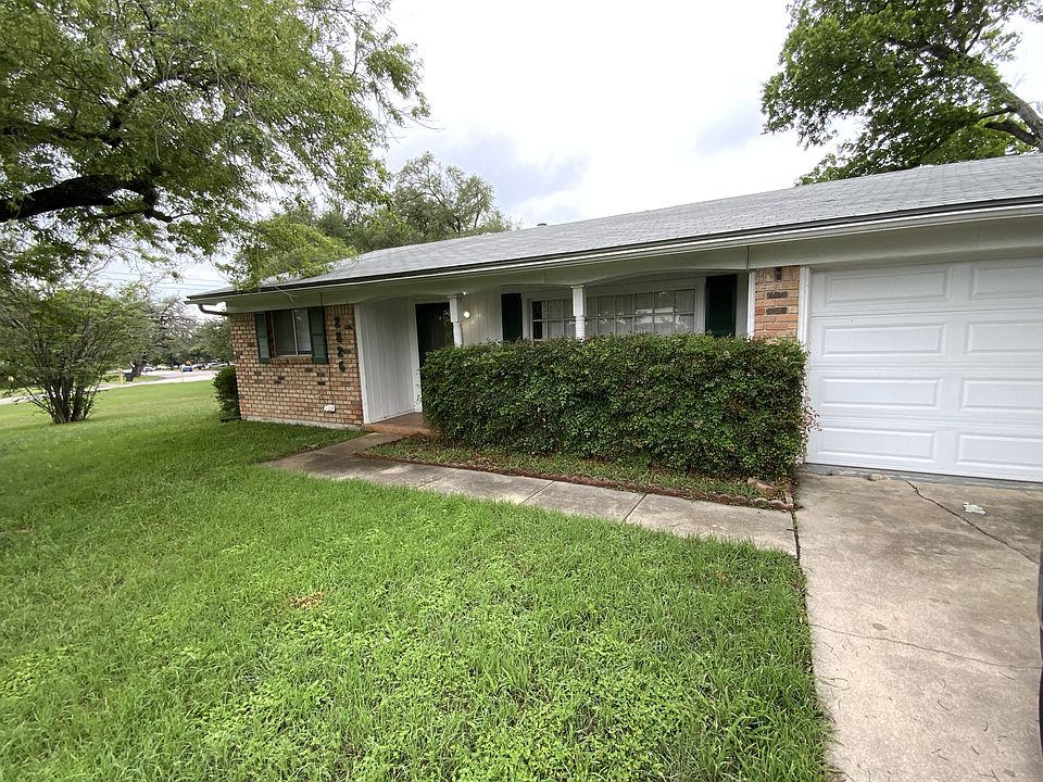 1st image of 2826 Shady Hill Dr