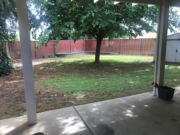 2nd image of 1606 E Lake Ct