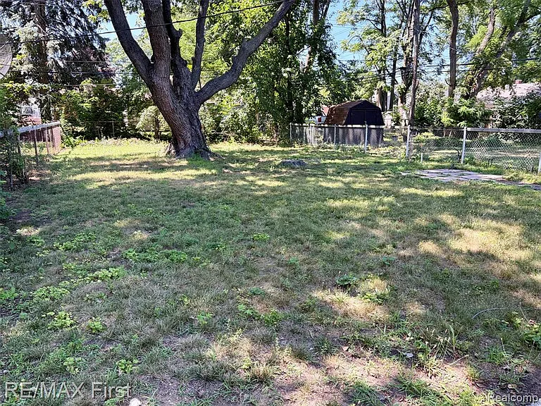 3345 Horton St — Photo 10