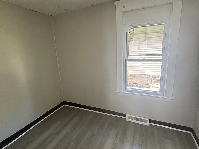 6819 Hope Ave — Photo 9