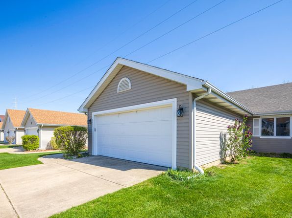 8671 Calhoun Pl, Crown Point, IN 46307