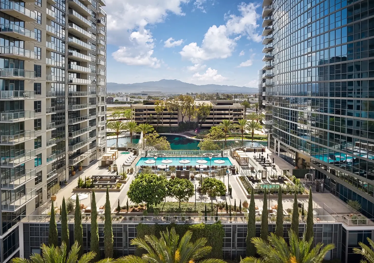2 bed, 1297 sqft, $6,650 — Photo 1