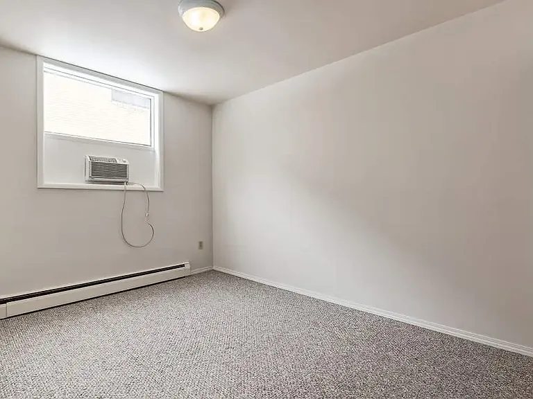 535 Belfast St SE — Photo 16