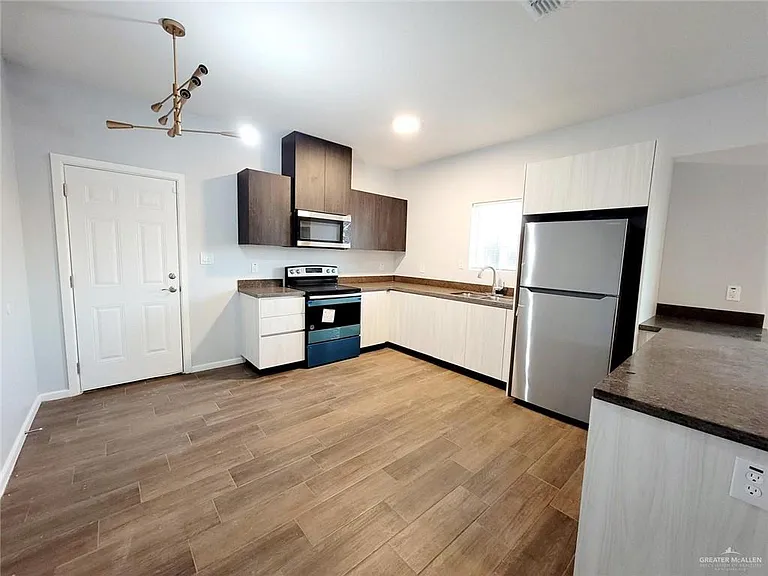 3409 Fuerte Ave #1 — Photo 3