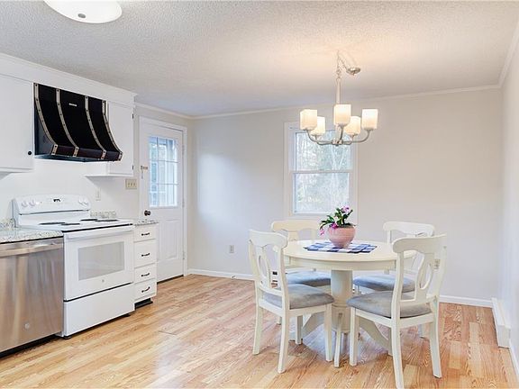 5th image of 35 Corys Ct