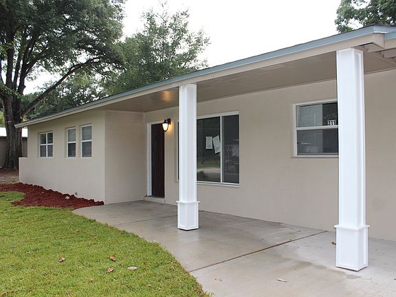 3rd image of 211 Anderson Dr