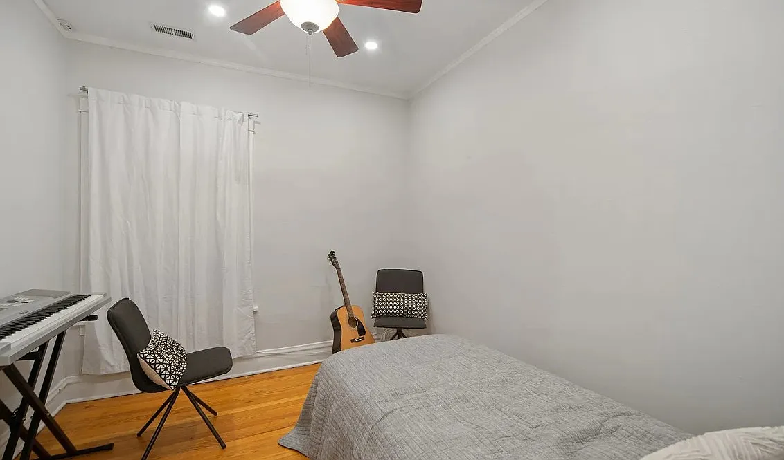 3 bed, 1525 sqft, $3,200 — Photo 2