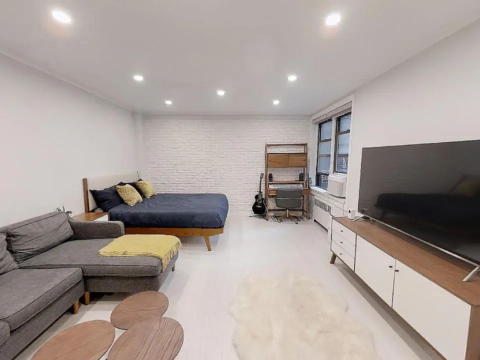 1st image of 60 E 9th St APT 430