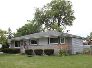 W148N8233 University Dr, Menomonee Falls, WI 53051