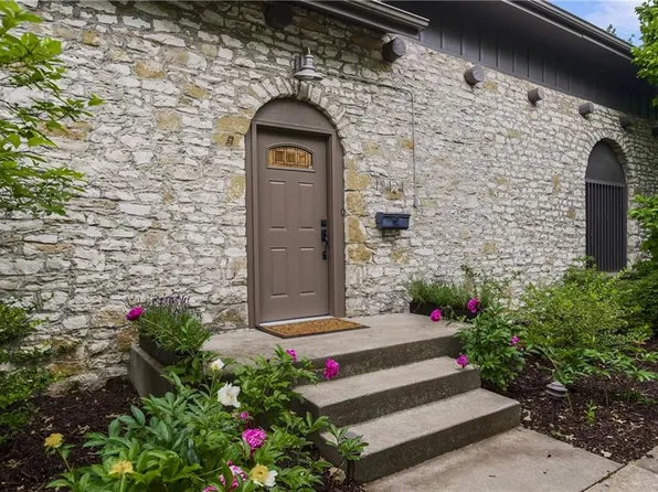 12424 Valley Brook Dr, Grandview, MO 64030