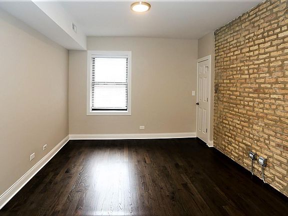 3rd image of 2228 N Sawyer Ave #211