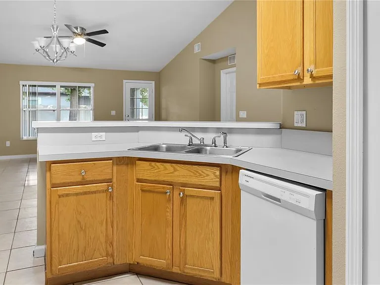 14 Empire Ln #B — Photo 6