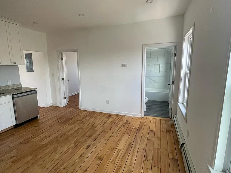 11 Wright St #3 — Photo 6