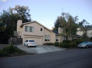 212 Woodoak Dr, Roseburg, OR
