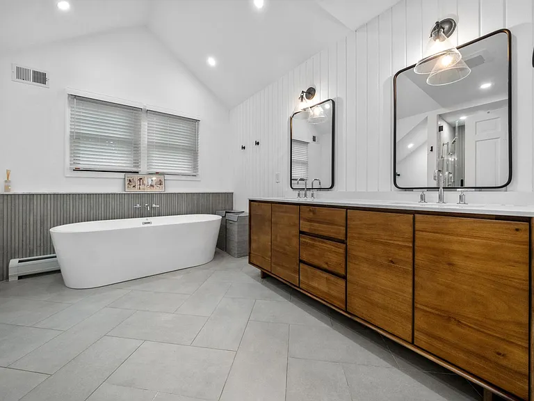 107 Highland Ave — Photo 17