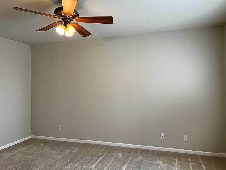 2338 Dunsley Cir — Photo 32