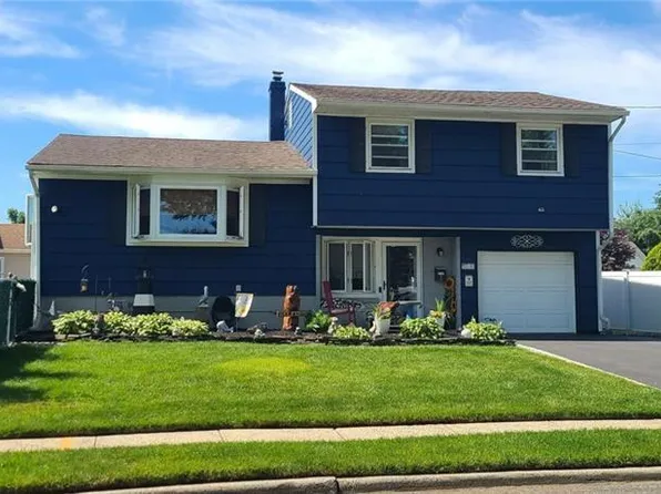 2 Monaghan Rd, Edison, NJ 08817