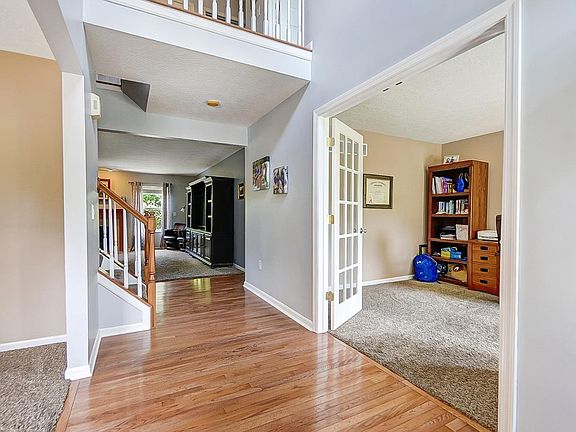 3rd image of 6780 Ruwes Oak Dr