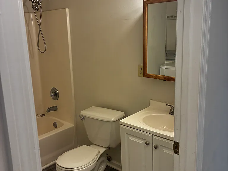 1421 McMillan St — Photo 5