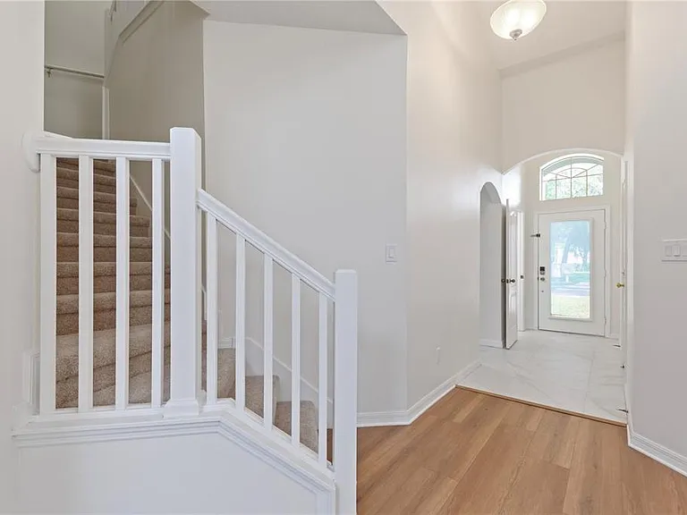 118 Chippendale Ter — Photo 4