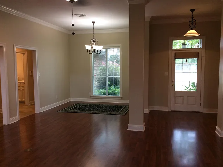 106 Burt Cir — Photo 4