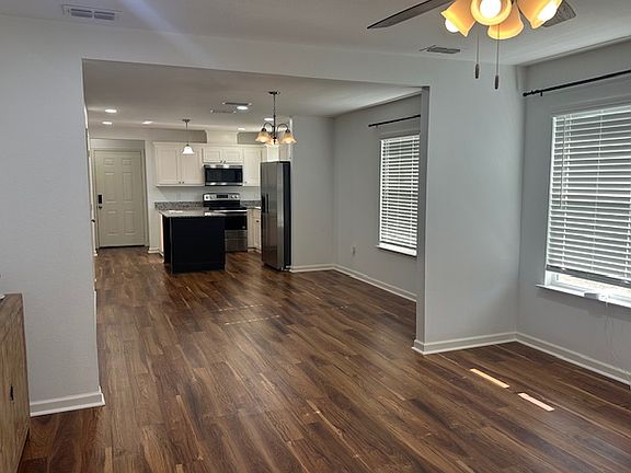2nd image of 432 Garrett Cir