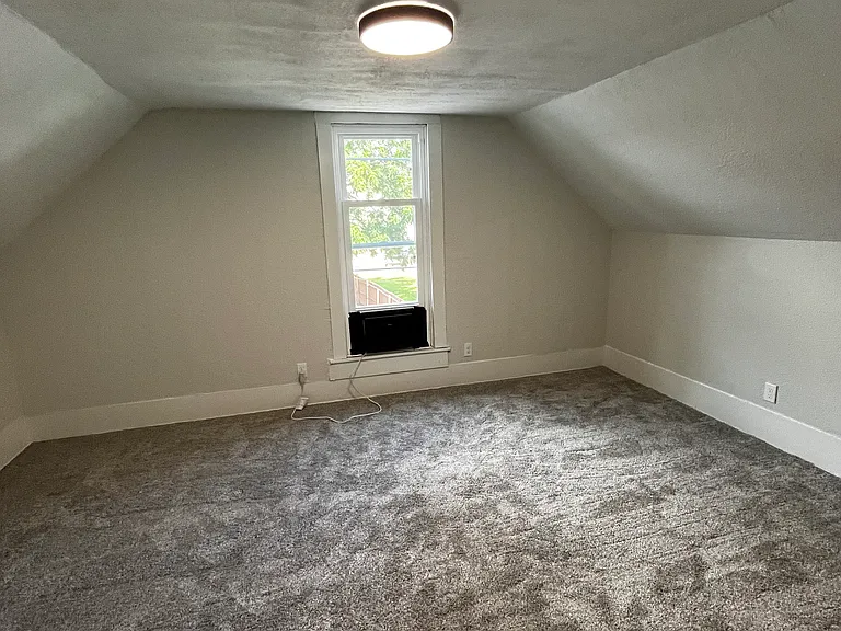 640 Orange St — Photo 8