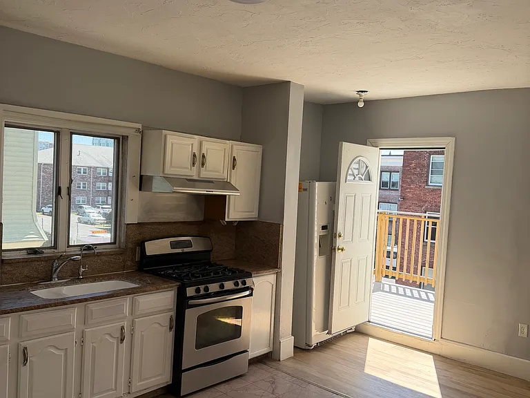 40 Rogers Ave #2 — Photo 11