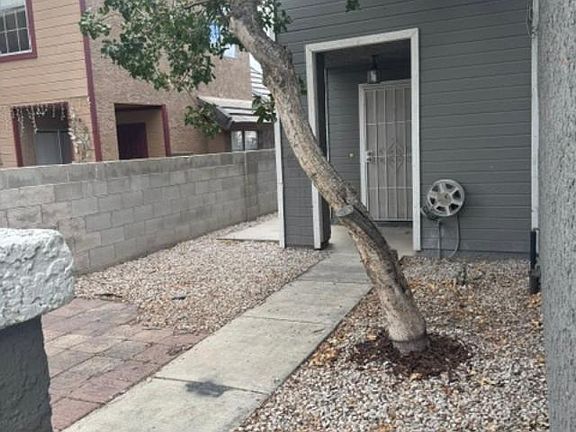 2nd image of 1681 Duarte Dr