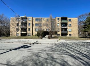 10 Hill Heights, Toronto, ON M8Y 1Z1