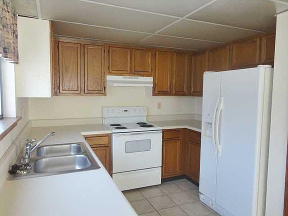 3rd image of 2947 Newport Pl