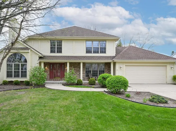 6815 S Dory DRIVE, Franklin, WI 53132